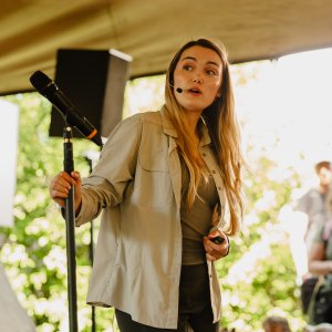Sterrin Smalbrugge presenteert haar quiz